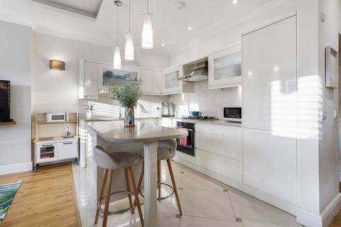 2a Westfield Road, London, W13 9JR