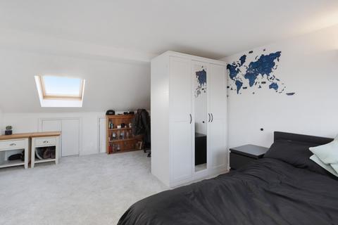2a Westfield Road, London, W13 9JR