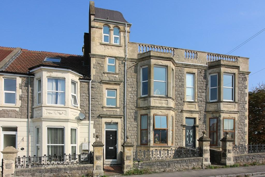 Clevedon Road, WestonSuperMare, BS23 4 bed flat £240,000