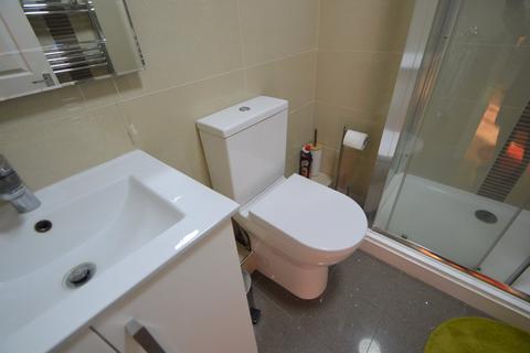 3 bedroom house to rent, Humber Way, Slough, SL3