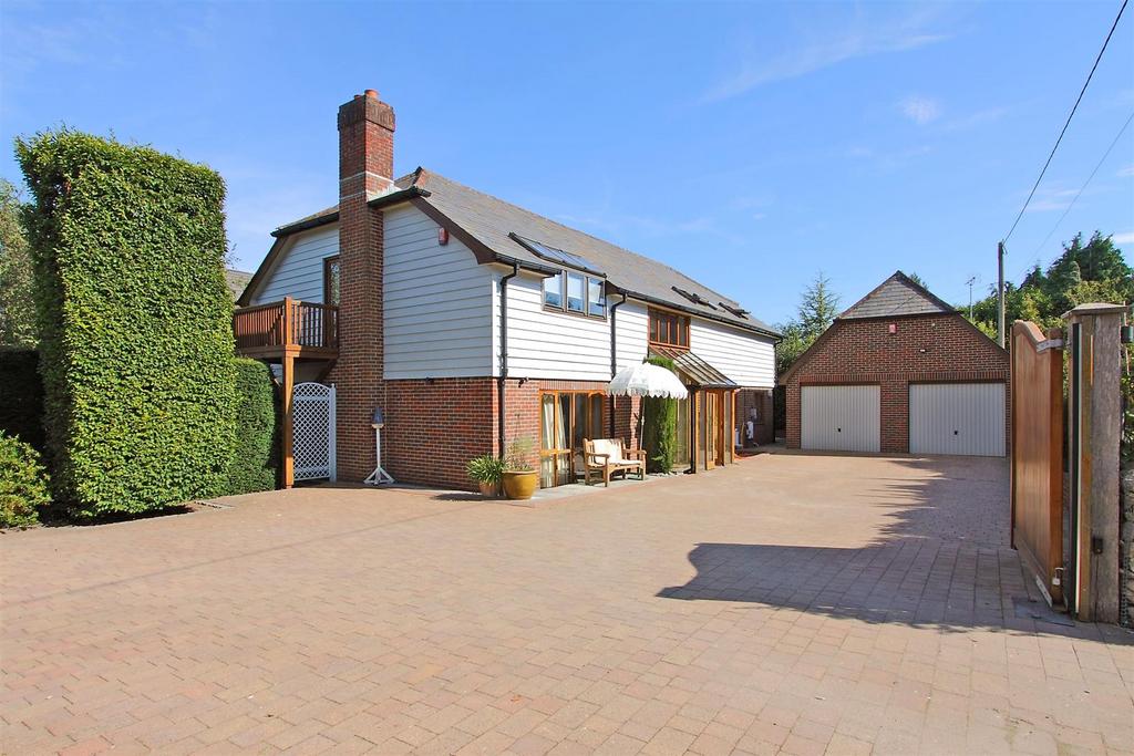 Forest View House &amp; Garage with Self contained Ann