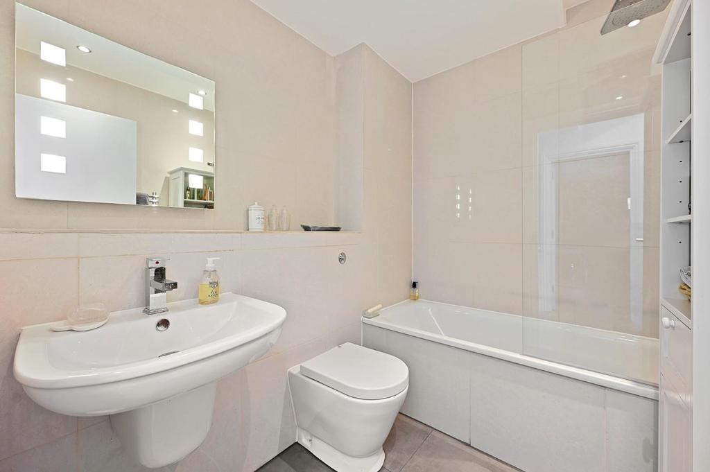TEC - Flat 8, Smyrna Road - Bathroom3 (1).jpg