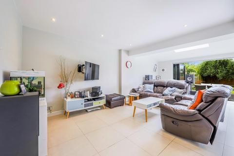 46 Westways, Epsom, KT19 0PQ