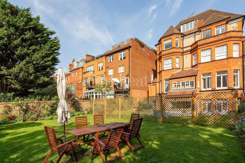 Flat 5, 65 Eton Avenue NW3 3 EU-7.jpg