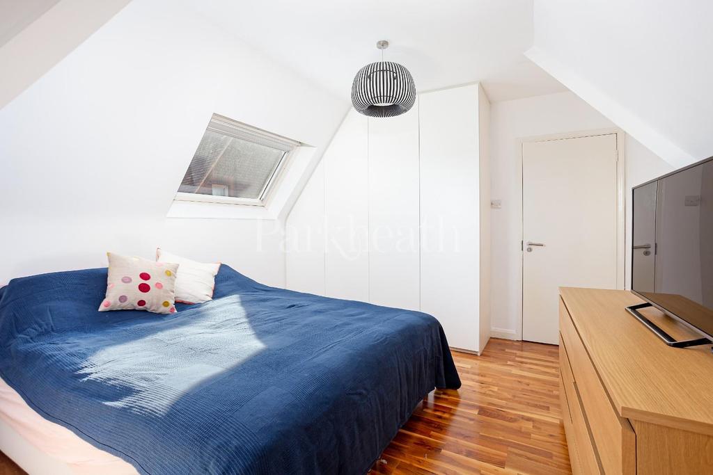 Flat 5, 65 Eton Avenue NW3 3 EU-6.jpg