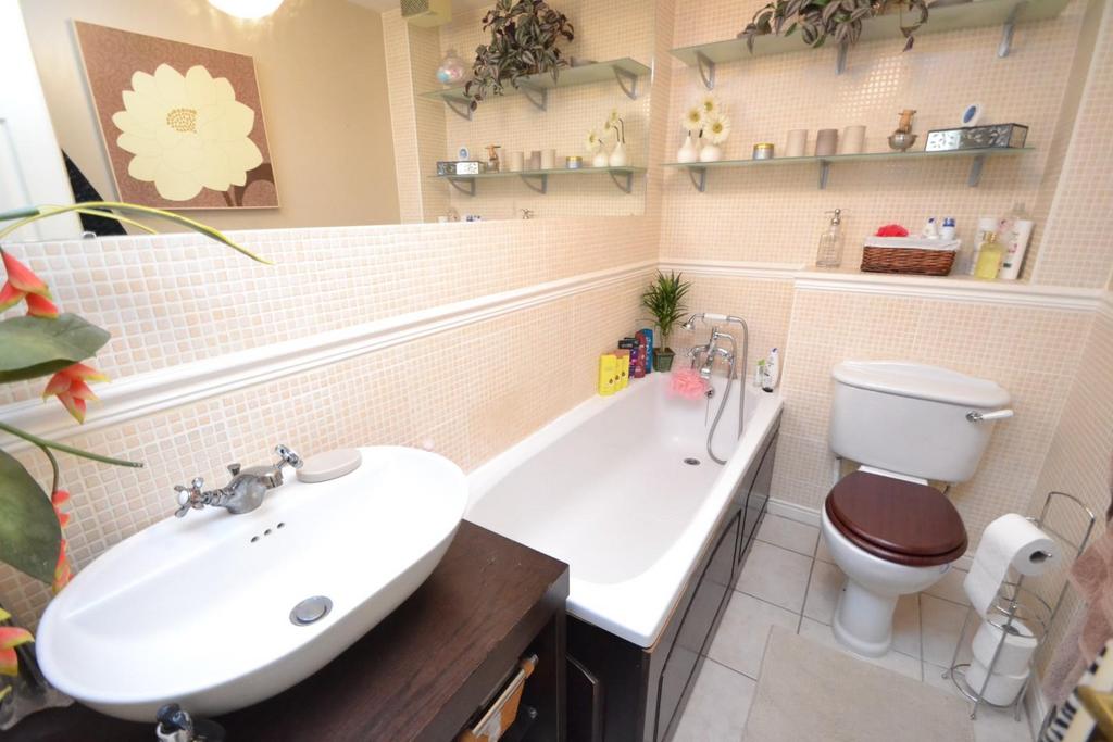Bathroom.JPG