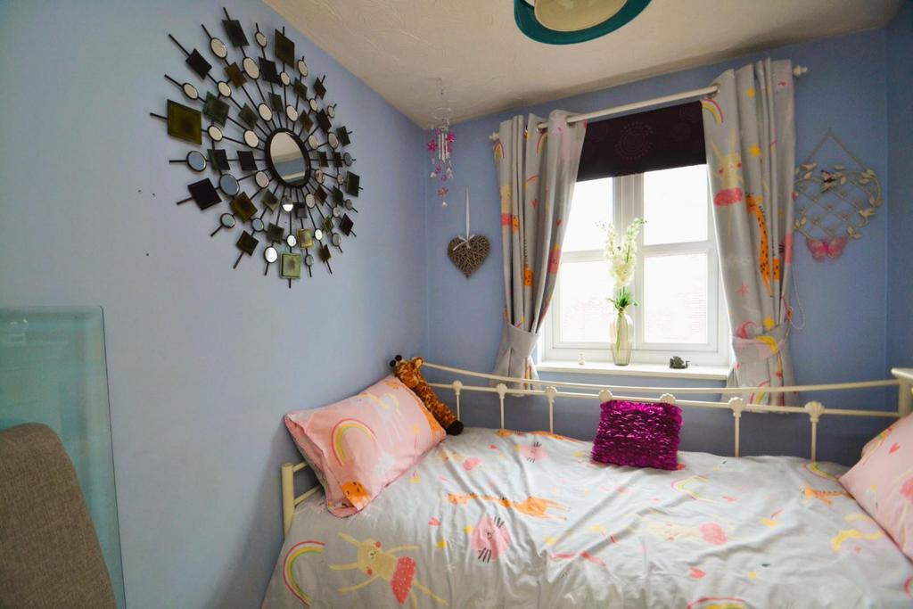 Bed 3.JPG