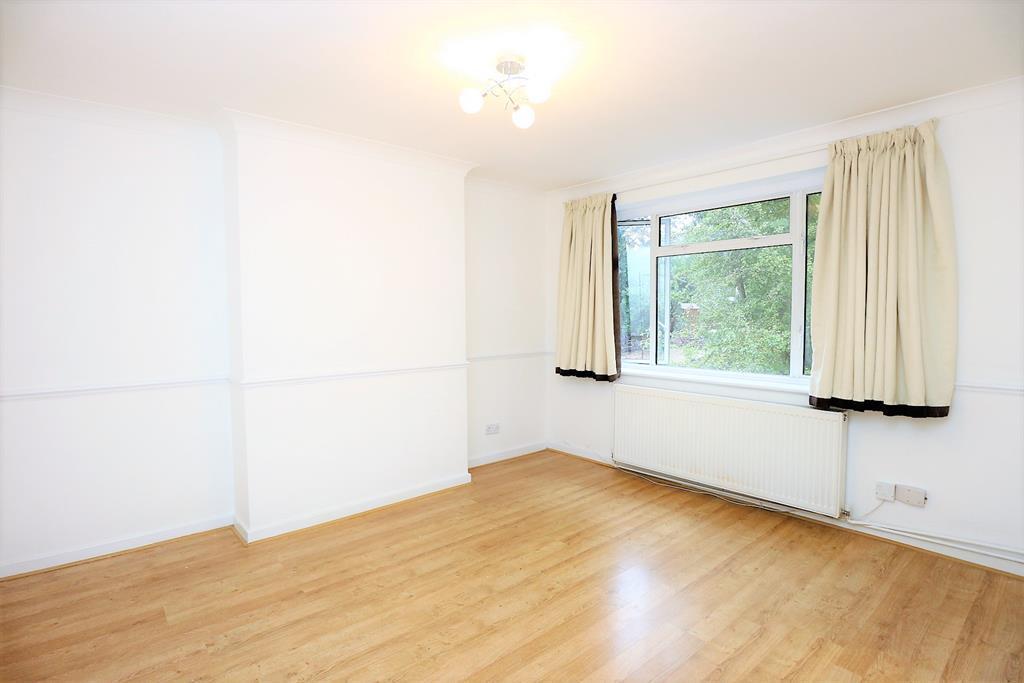 Croft Close, Chislehurst, BR7 2 bed £1,250 pcm (£288 pw)