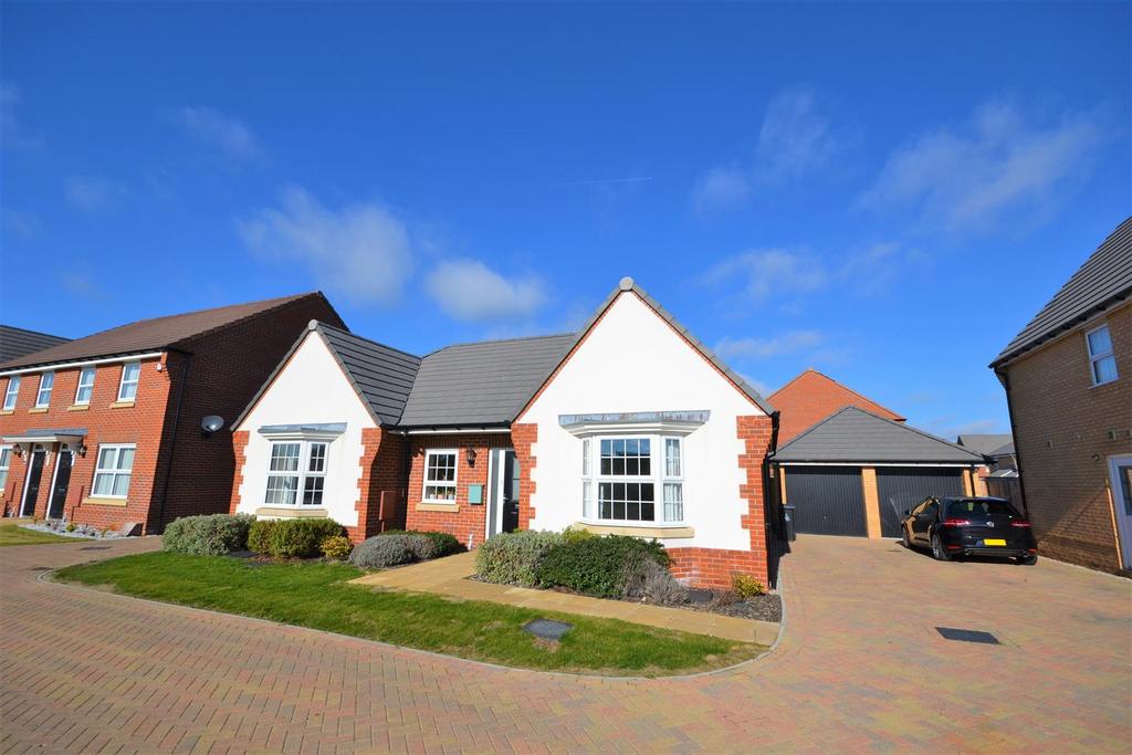 Skylark Avenue, Southminster 3 bed bungalow for sale £495,000