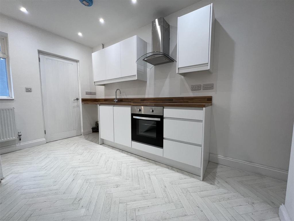 Scotland Street, Ellesmere. 2 bed terraced house £119,995