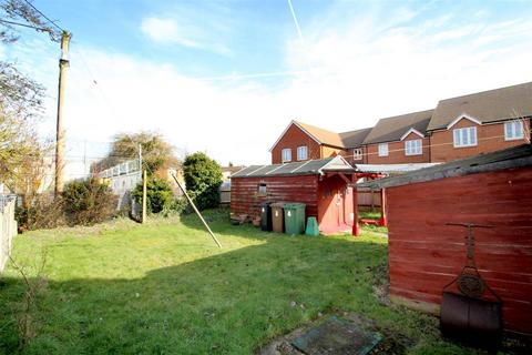 4 Chiltern Gardens, Watlington, OX49 5QW