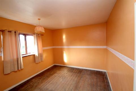 4 Chiltern Gardens, Watlington, OX49 5QW