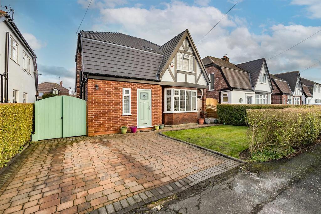 Kirkby Avenue, Sale 3 bed detached house £575,000