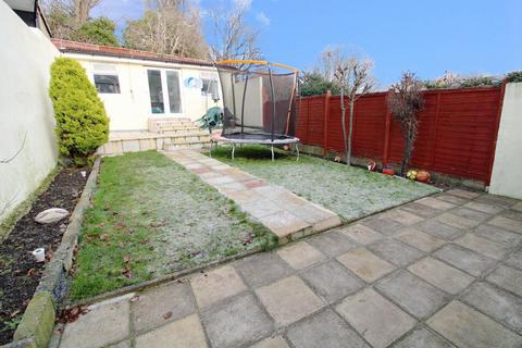 96 Carlton Road, Erith, DA8 1DU