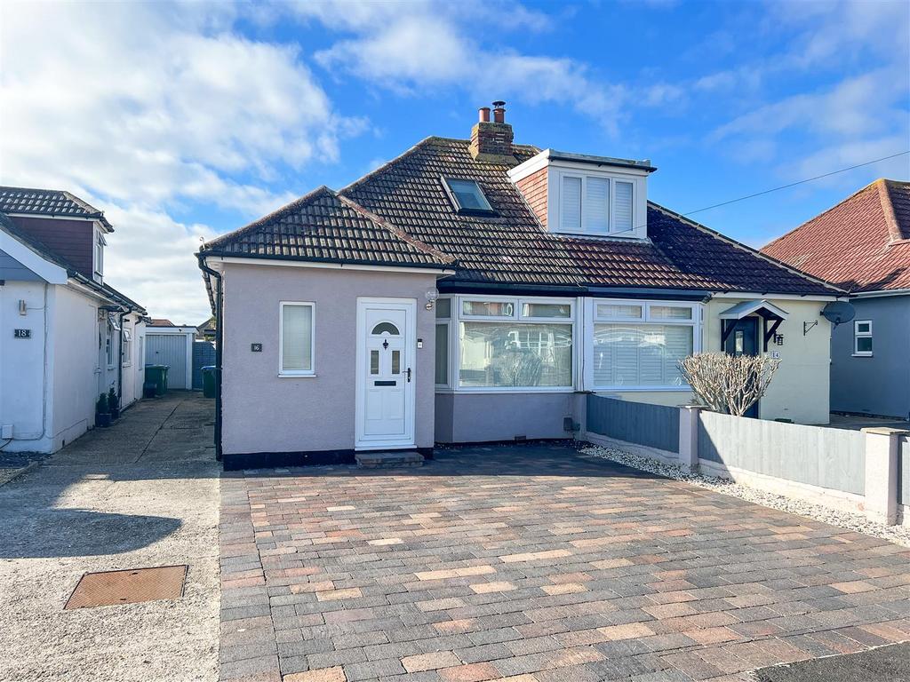 Merton Avenue, Portchester 3 bed semidetached bungalow £350,000