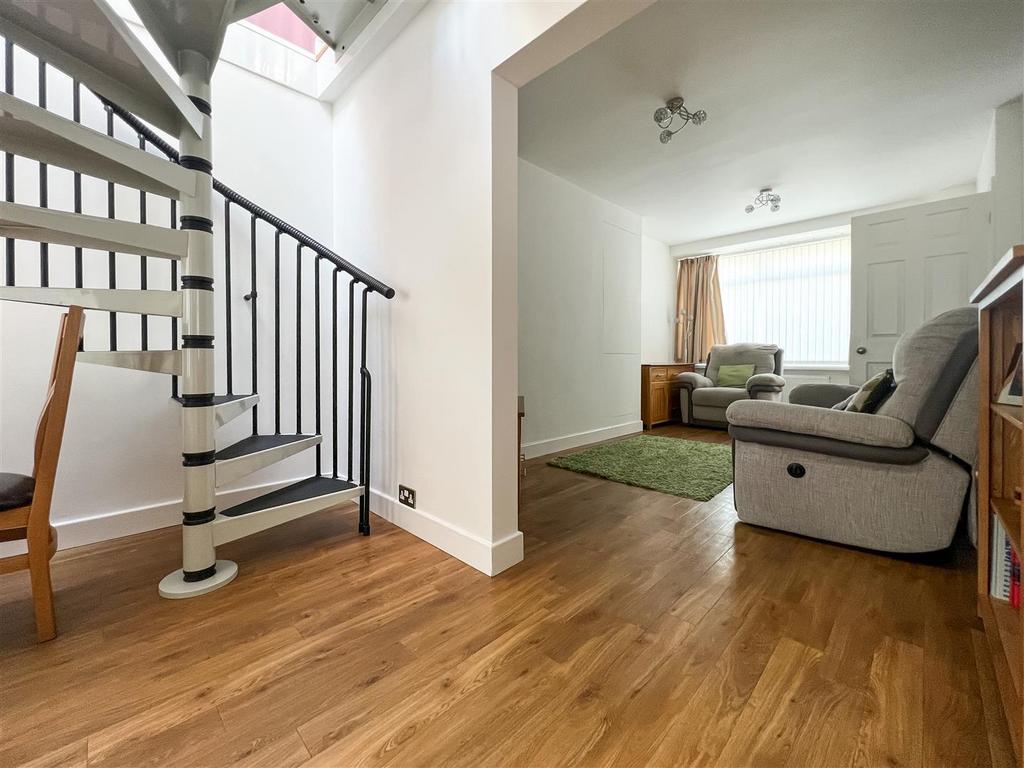 Merton Avenue, Portchester 3 bed semidetached bungalow £350,000