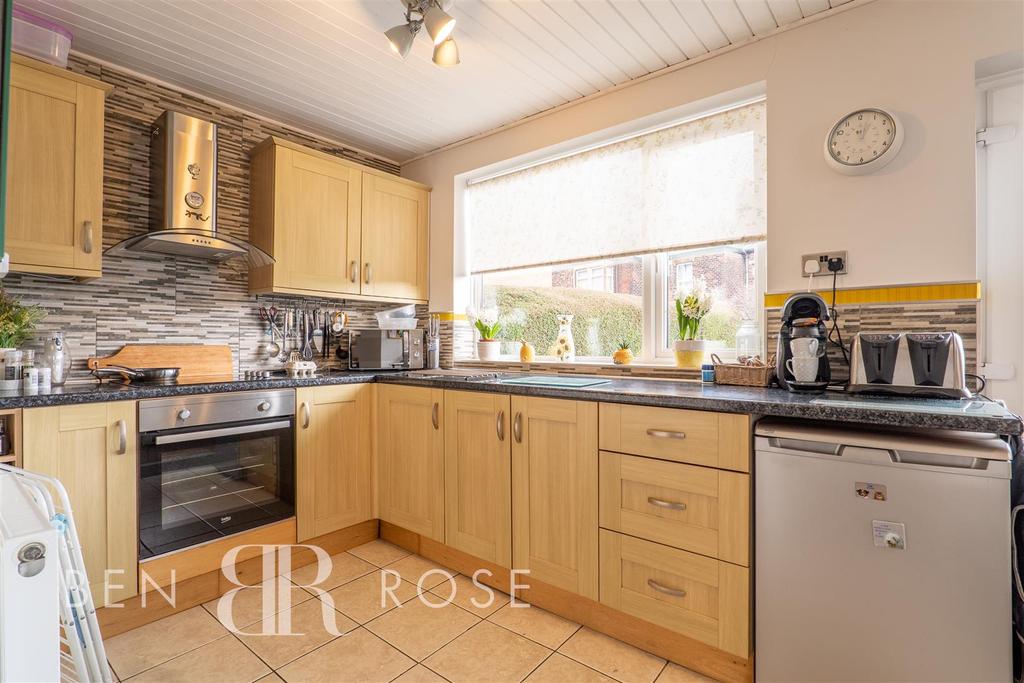 Southdowns Road, Chorley 3 bed semidetached house £179,995