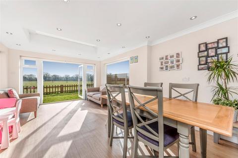 Oak Tree House Winkfield Road, Windsor, SL4 4BA