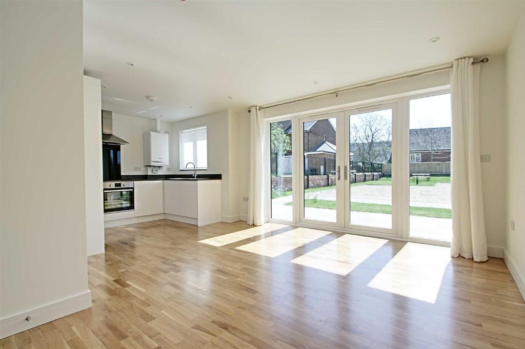 Buckland Wharf, Aston Clinton 2 bed apartment £1,150 pcm (£265 pw)