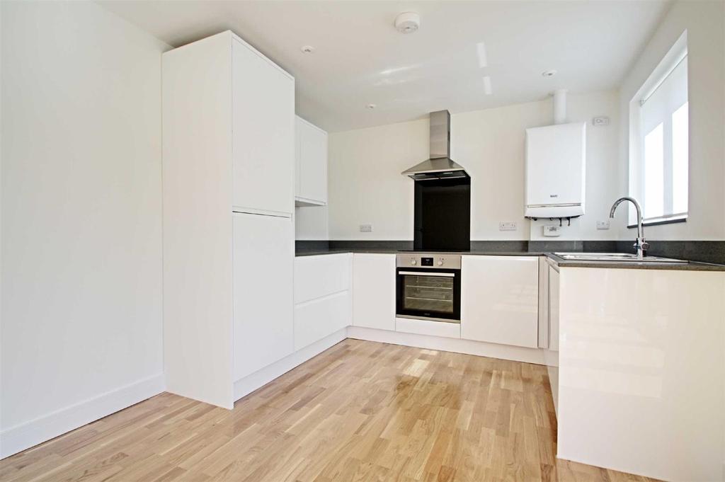 Buckland Wharf, Aston Clinton 2 bed apartment £1,150 pcm (£265 pw)