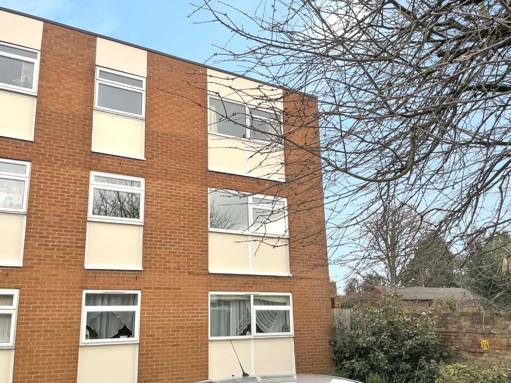 Clopton Road, StratforduponAvon 1 bed apartment £130,000