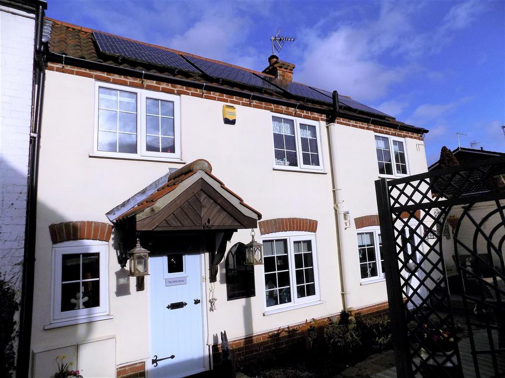 Kneeton Road, East Bridgford, Nottingham 2 bed cottage for sale £290,000