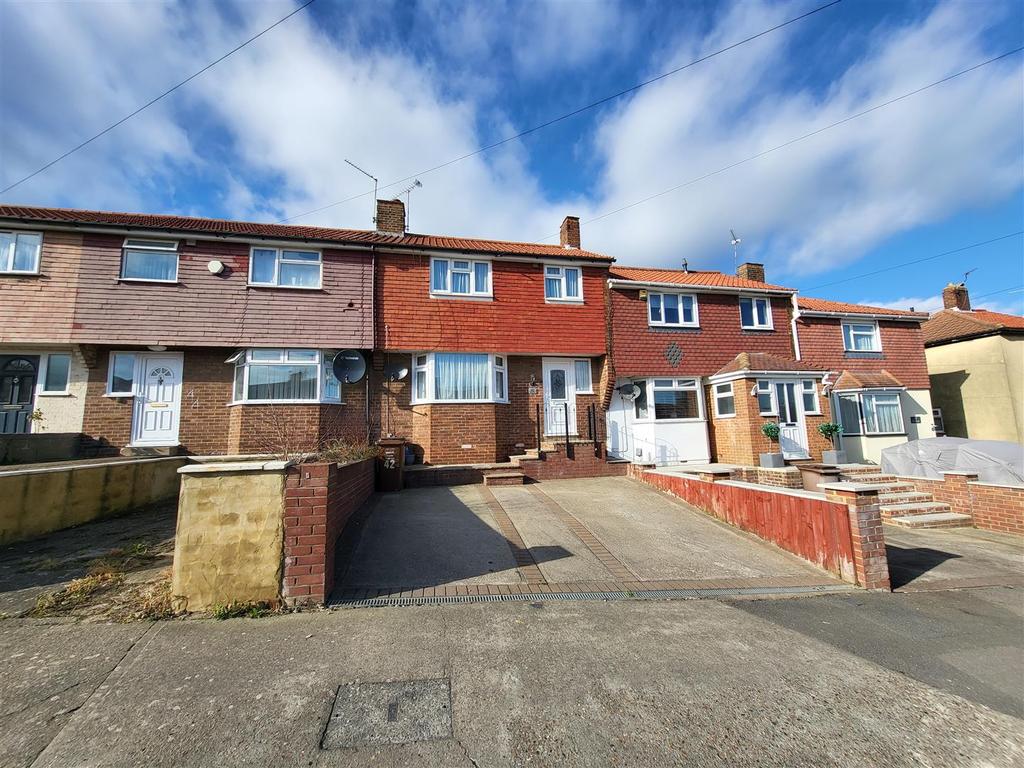 Copperfield Road, Rochester 3 bed house £1,400 pcm (£323 pw)