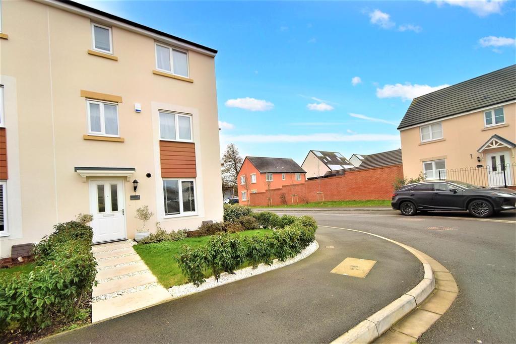Paper Mill Gardens, Portishead. 4 bed townhouse £515,000