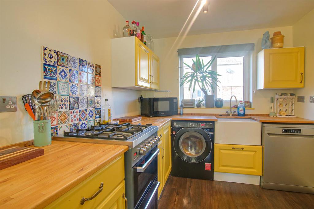 Hillmead, Norwich 3 bed end of terrace house £210,000