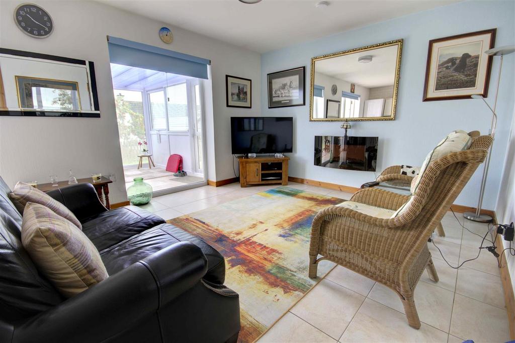 Sitting room/kitchen
