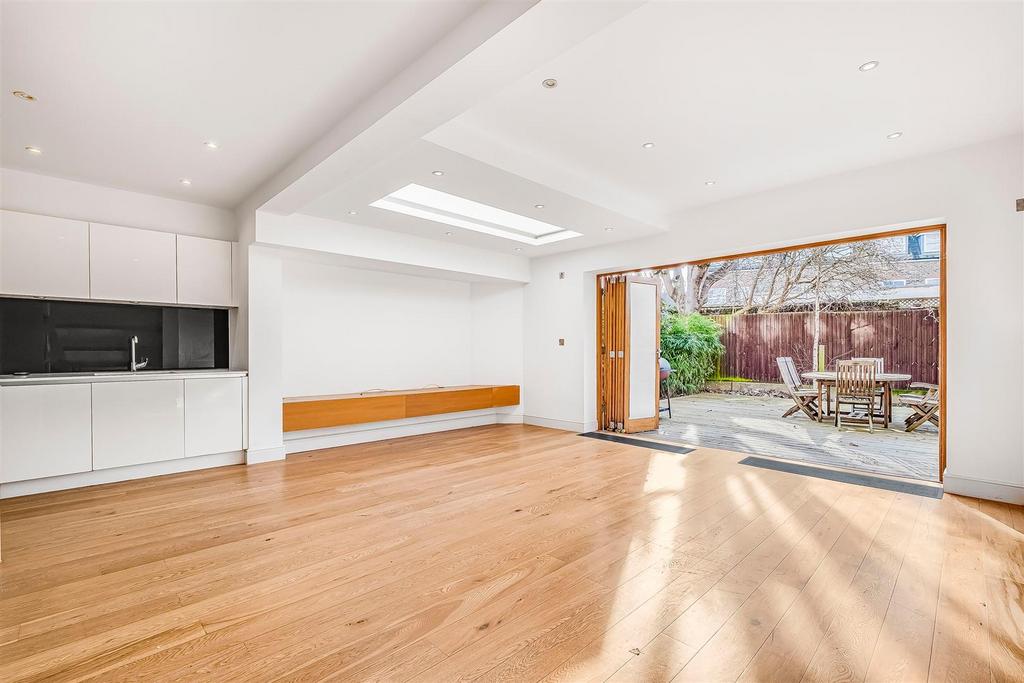 Elm Bank Gardens, Barnes, SW13 4 bed end of terrace house £2,250,000
