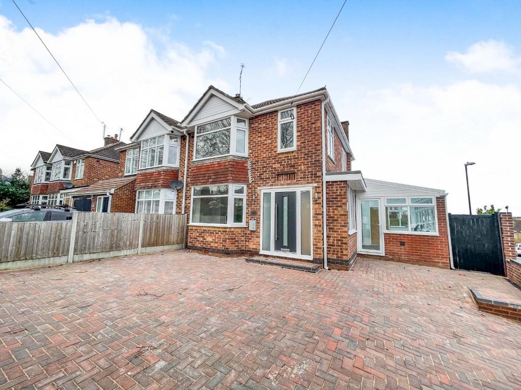 Worcester Close, Allesley, Coventry 3 bed detached house for sale £
