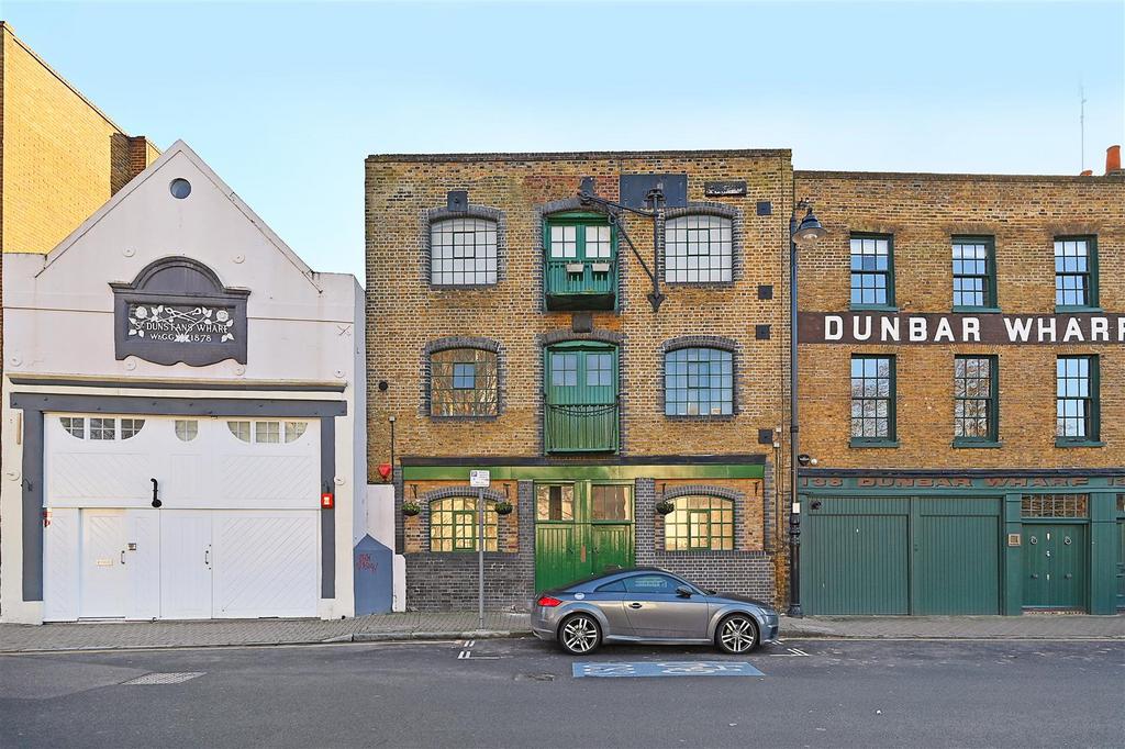 Narrow Street, Limehouse, E14 2 bed apartment £850,000