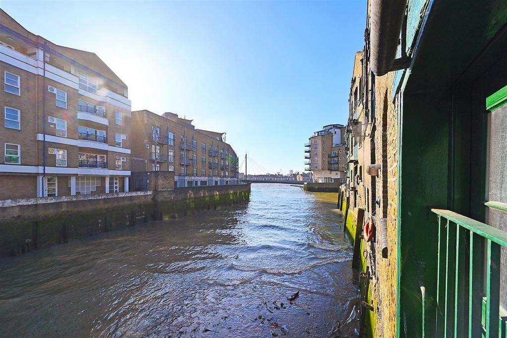 Narrow Street, Limehouse, E14 2 bed apartment £850,000