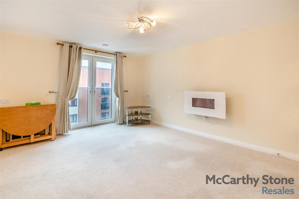 8628539-interior06.jpg