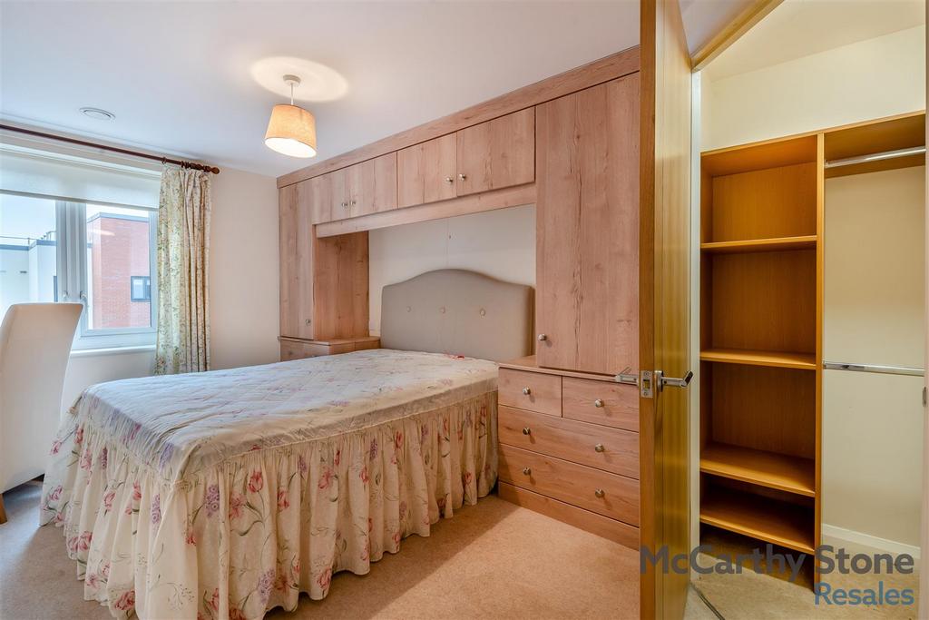 8628539-interior02.jpg