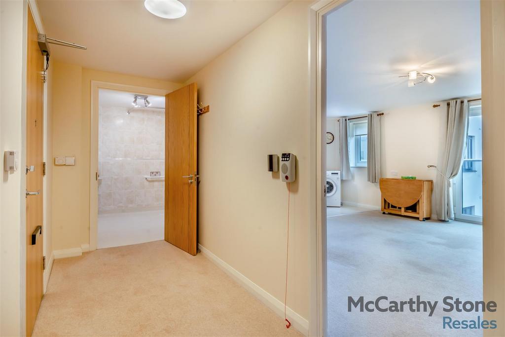 8628539-interior04.jpg