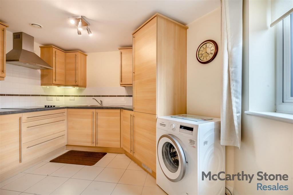 8628539-interior08.jpg