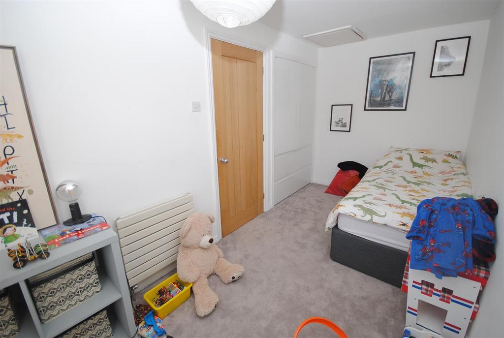 9chuurchplacebed2.JPG