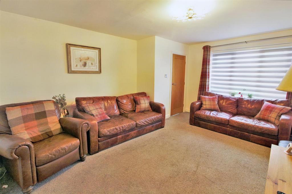 Lidgett Lane, Skelmanthorpe... 3 bed semidetached house £265,000