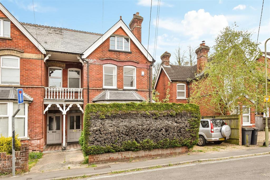 Junction Road, Andover 6 bed semidetached house for sale £550,000