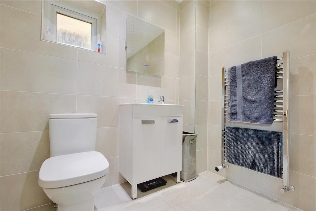 Ensuite 1.jpeg