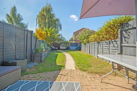25 Ramshaw Drive, Chelmsford, CM2 6US