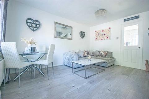 25 Ramshaw Drive, Chelmsford, CM2 6US