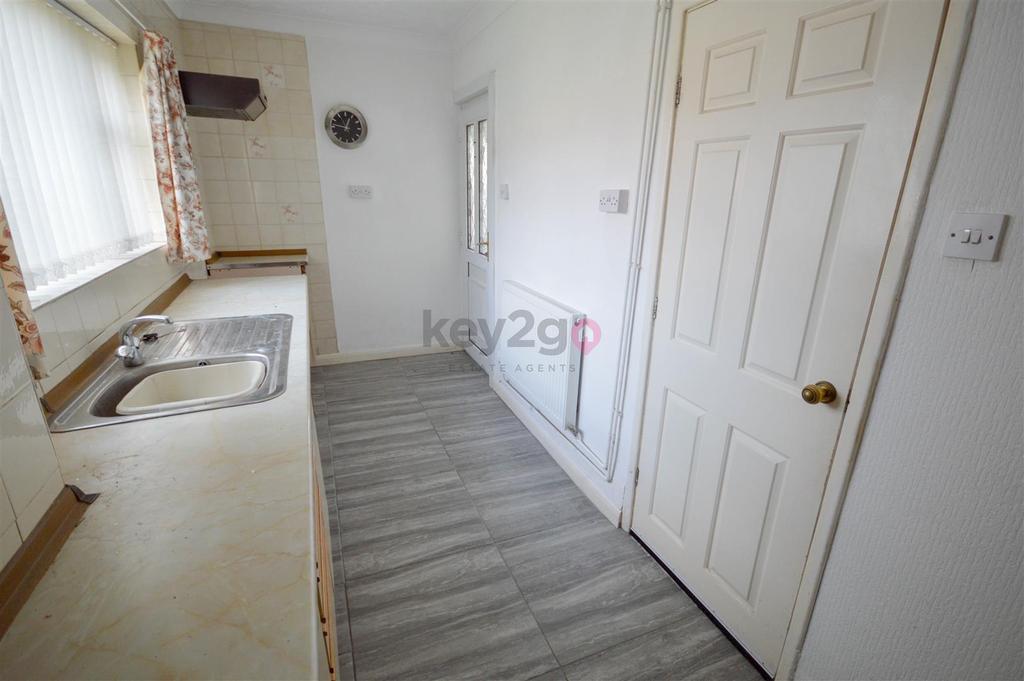 Ducksett Lane, Eckington, Sheffield, S21 4 bed semidetached house £210,000