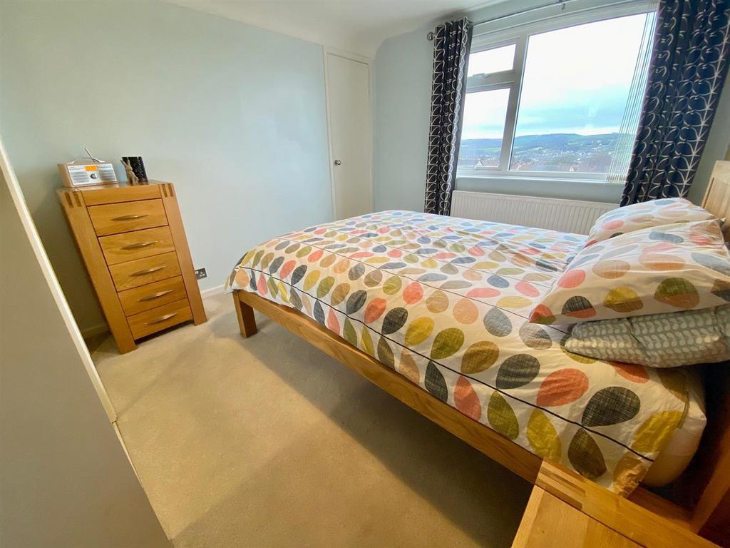 Priory way 73 bed 1.jpg