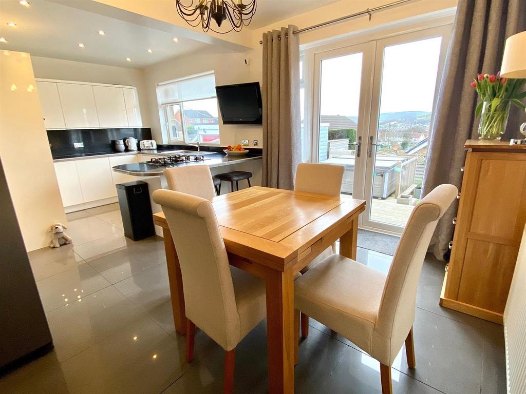 Priory way 73 kitchen.jpg
