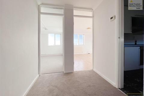 17 Chatterford End, Basildon, SS14 2DQ