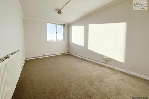 17 Chatterford End, Basildon, SS14 2DQ