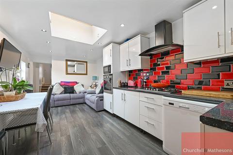 3 bedroom flat for sale, Bruce Road, London, NW10